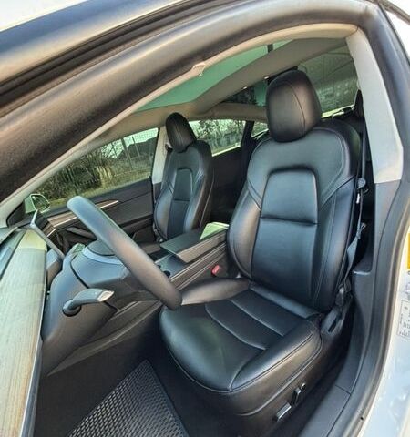 Білий Тесла Модель 3, об'ємом двигуна 0 л та пробігом 88 тис. км за 22500 $, фото 30 на Automoto.ua