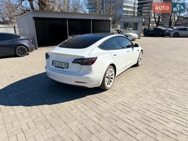 Белый Тесла Модель 3, объемом двигателя 0 л и пробегом 121 тыс. км за 19999 $, фото 8 на Automoto.ua
