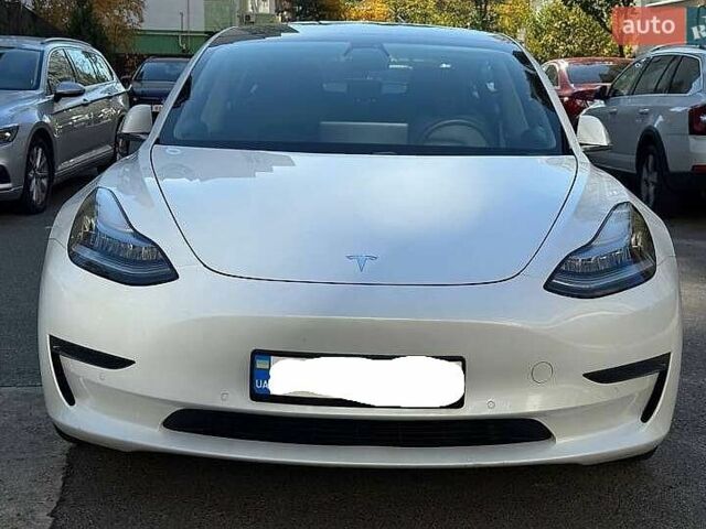 Білий Тесла Модель 3, об'ємом двигуна 0 л та пробігом 50 тис. км за 13700 $, фото 3 на Automoto.ua