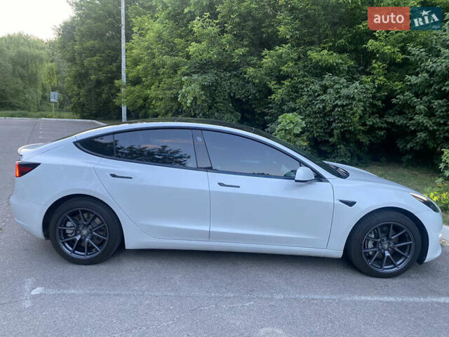 Білий Тесла Модель 3, об'ємом двигуна 0 л та пробігом 22 тис. км за 28900 $, фото 22 на Automoto.ua