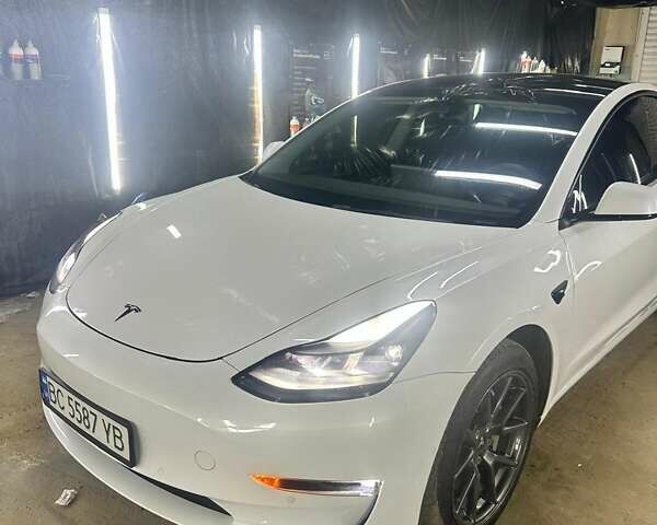 Белый Тесла Модель 3, объемом двигателя 0 л и пробегом 125 тыс. км за 22000 $, фото 22 на Automoto.ua