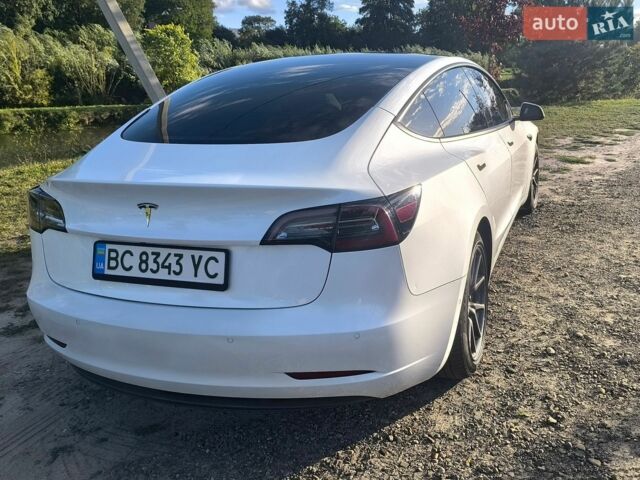 Белый Тесла Модель 3, объемом двигателя 0 л и пробегом 130 тыс. км за 18450 $, фото 4 на Automoto.ua