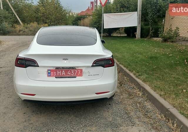 Белый Тесла Модель 3, объемом двигателя 0 л и пробегом 33 тыс. км за 20400 $, фото 1 на Automoto.ua