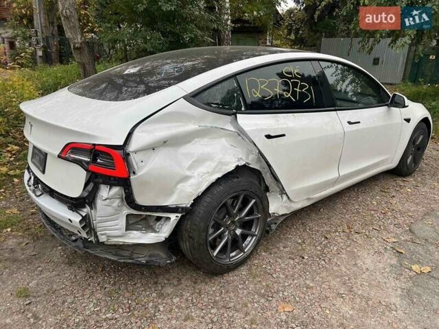 Тесла Модель 3 2022 у Києві на Automoto.ua Білий Тесла Модель 3, об'ємом двигуна 0 л та пробігом 64 тис. км за 14700 $, фото 20 на Automoto.ua