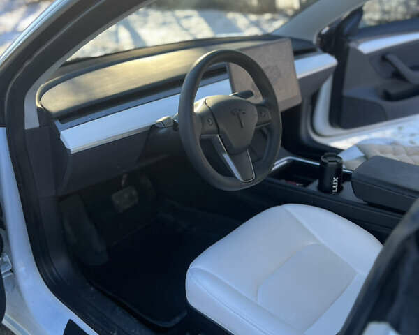 Білий Тесла Модель 3, об'ємом двигуна 0 л та пробігом 38 тис. км за 20999 $, фото 21 на Automoto.ua