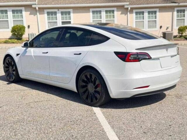 Білий Тесла Модель 3, об'ємом двигуна 0 л та пробігом 25 тис. км за 10500 $, фото 1 на Automoto.ua