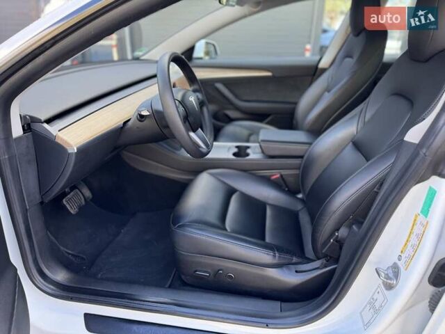 Белый Тесла Модель 3, объемом двигателя 0 л и пробегом 105 тыс. км за 22200 $, фото 18 на Automoto.ua