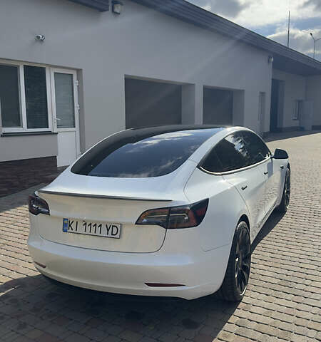 Білий Тесла Модель 3, об'ємом двигуна 0 л та пробігом 65 тис. км за 33500 $, фото 3 на Automoto.ua