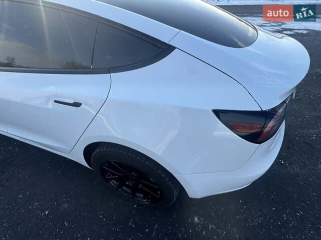 Білий Тесла Модель 3, об'ємом двигуна 0 л та пробігом 47 тис. км за 24500 $, фото 14 на Automoto.ua