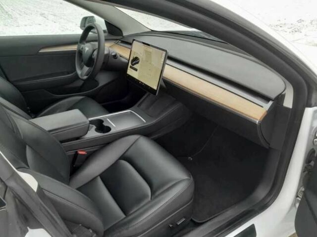 Белый Тесла Модель 3, объемом двигателя 0 л и пробегом 35 тыс. км за 11500 $, фото 11 на Automoto.ua