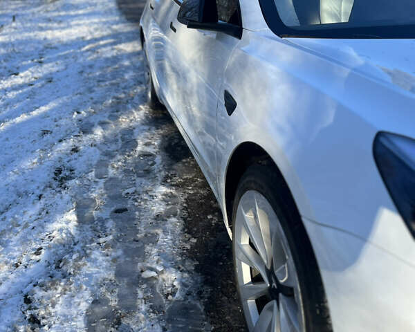 Білий Тесла Модель 3, об'ємом двигуна 0 л та пробігом 38 тис. км за 20999 $, фото 46 на Automoto.ua