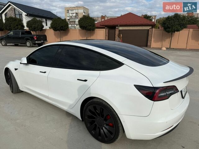 Білий Тесла Модель 3, об'ємом двигуна 0 л та пробігом 67 тис. км за 22500 $, фото 4 на Automoto.ua