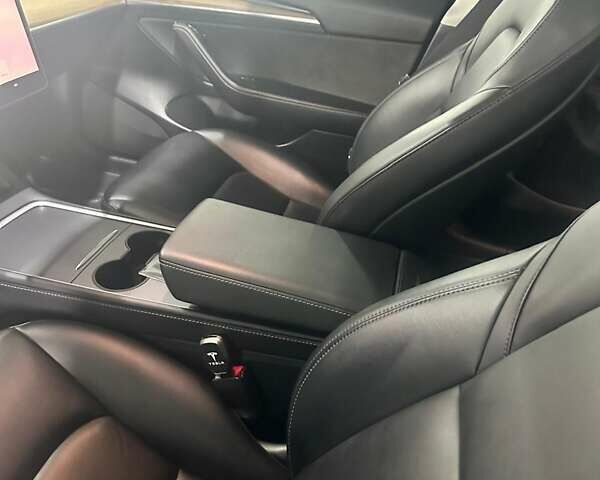 Белый Тесла Модель 3, объемом двигателя 0 л и пробегом 125 тыс. км за 22000 $, фото 21 на Automoto.ua