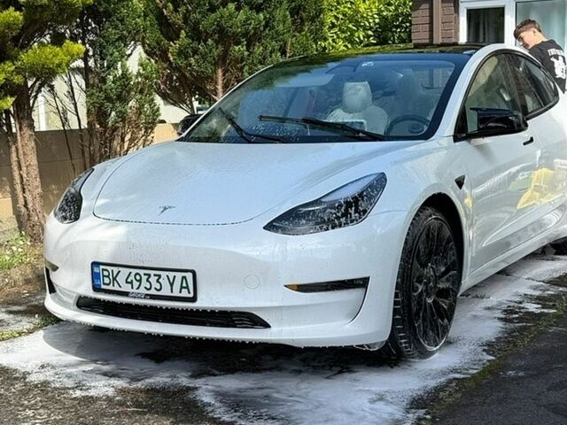 Белый Тесла Модель 3, объемом двигателя 0 л и пробегом 40 тыс. км за 26470 $, фото 1 на Automoto.ua