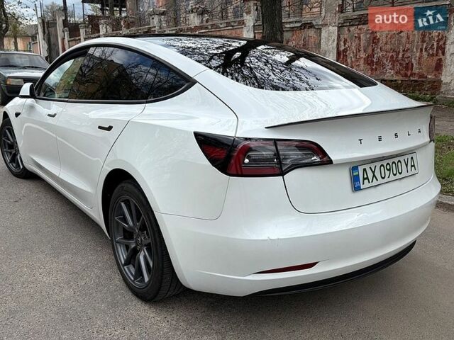 Белый Тесла Модель 3, объемом двигателя 0 л и пробегом 55 тыс. км за 20900 $, фото 3 на Automoto.ua