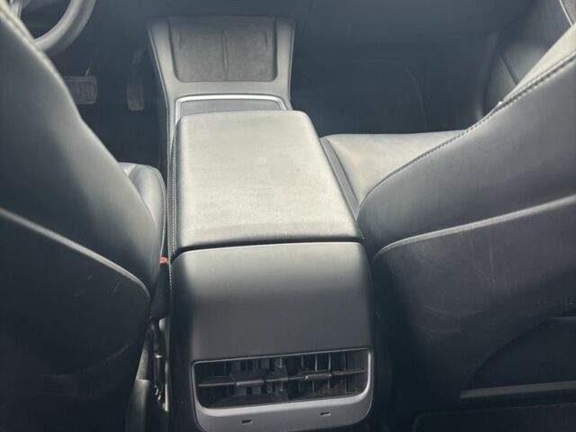 Білий Тесла Модель 3, об'ємом двигуна 0 л та пробігом 76 тис. км за 16700 $, фото 15 на Automoto.ua