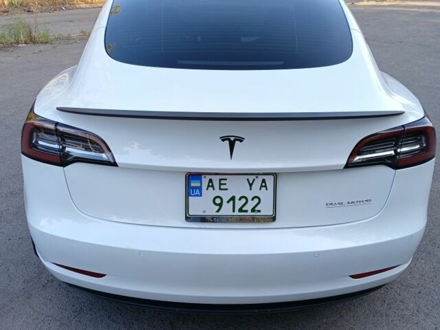 Білий Тесла Модель 3, об'ємом двигуна 0 л та пробігом 100 тис. км за 24500 $, фото 5 на Automoto.ua