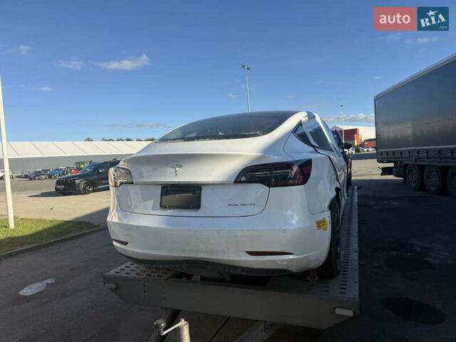Білий Тесла Модель 3, об'ємом двигуна 0 л та пробігом 99 тис. км за 12200 $, фото 5 на Automoto.ua