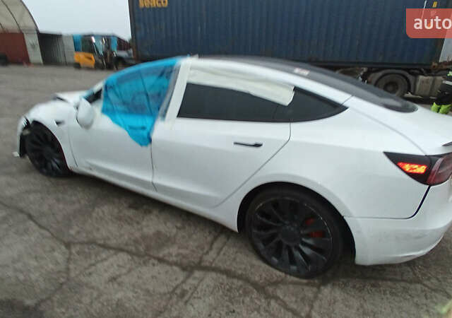 Белый Тесла Модель 3, объемом двигателя 0 л и пробегом 40 тыс. км за 12500 $, фото 5 на Automoto.ua