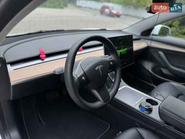 Белый Тесла Модель 3, объемом двигателя 0 л и пробегом 62 тыс. км за 23000 $, фото 14 на Automoto.ua