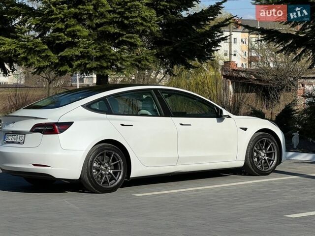 Белый Тесла Модель 3, объемом двигателя 0 л и пробегом 130 тыс. км за 16950 $, фото 6 на Automoto.ua