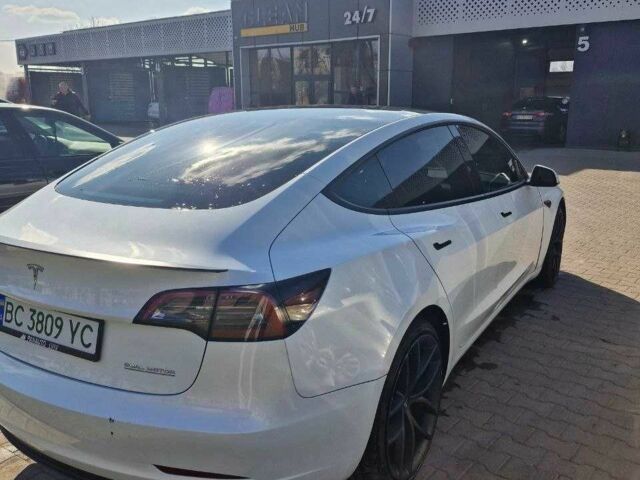 Белый Тесла Модель 3, объемом двигателя 0 л и пробегом 36 тыс. км за 25500 $, фото 9 на Automoto.ua