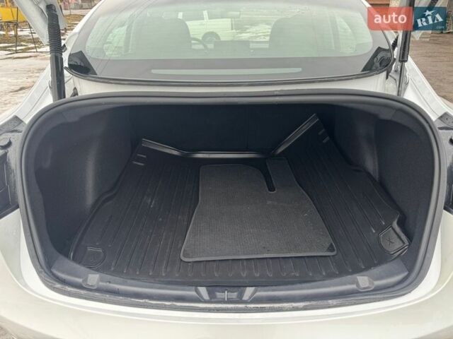 Білий Тесла Модель 3, об'ємом двигуна 0 л та пробігом 3 тис. км за 25100 $, фото 10 на Automoto.ua