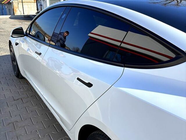 Белый Тесла Модель 3, объемом двигателя 0 л и пробегом 88 тыс. км за 22500 $, фото 1 на Automoto.ua