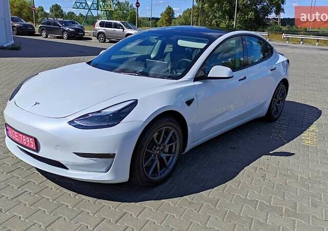 Білий Тесла Модель 3, об'ємом двигуна 0 л та пробігом 58 тис. км за 25700 $, фото 10 на Automoto.ua