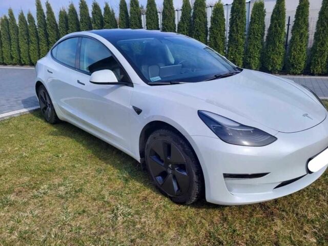 Белый Тесла Модель 3, объемом двигателя 0 л и пробегом 48 тыс. км за 12500 $, фото 6 на Automoto.ua