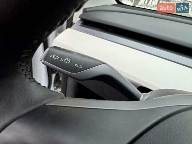 Білий Тесла Модель 3, об'ємом двигуна 0 л та пробігом 89 тис. км за 22000 $, фото 31 на Automoto.ua