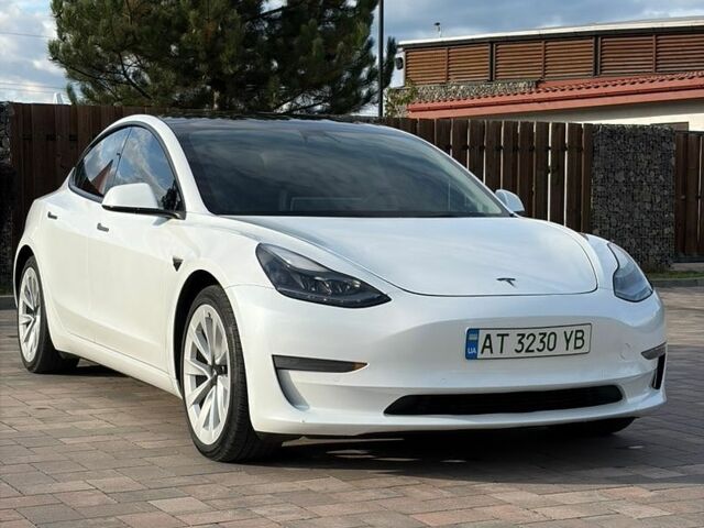 Белый Тесла Модель 3, объемом двигателя 0 л и пробегом 83 тыс. км за 20200 $, фото 17 на Automoto.ua