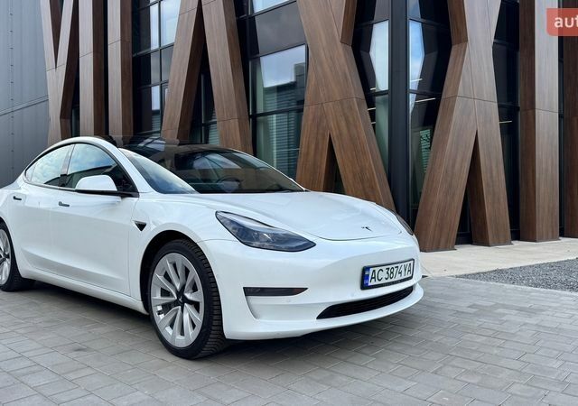 Белый Тесла Модель 3, объемом двигателя 0 л и пробегом 130 тыс. км за 18499 $, фото 1 на Automoto.ua