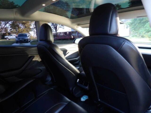 Белый Тесла Модель 3, объемом двигателя 0 л и пробегом 23 тыс. км за 18200 $, фото 11 на Automoto.ua