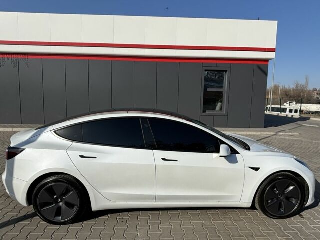 Белый Тесла Модель 3, объемом двигателя 0 л и пробегом 88 тыс. км за 22500 $, фото 9 на Automoto.ua