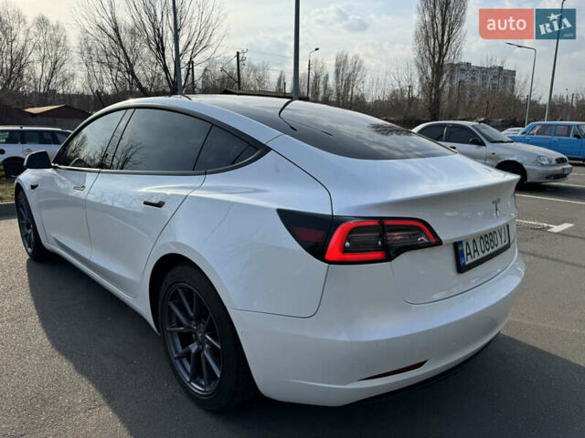 Білий Тесла Модель 3, об'ємом двигуна 0 л та пробігом 64 тис. км за 25990 $, фото 4 на Automoto.ua