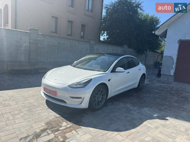 Белый Тесла Модель 3, объемом двигателя 0 л и пробегом 142 тыс. км за 16949 $, фото 6 на Automoto.ua