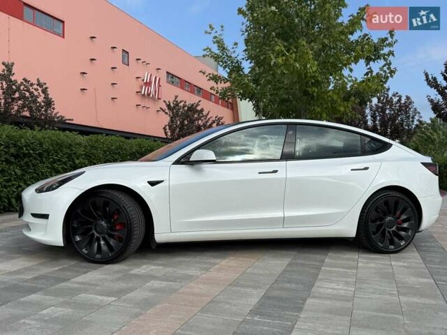 Белый Тесла Модель 3, объемом двигателя 0 л и пробегом 65 тыс. км за 29999 $, фото 5 на Automoto.ua