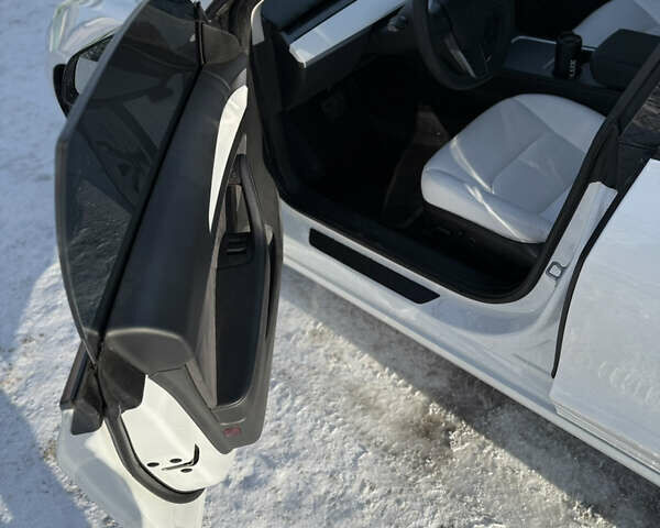 Білий Тесла Модель 3, об'ємом двигуна 0 л та пробігом 38 тис. км за 20999 $, фото 53 на Automoto.ua