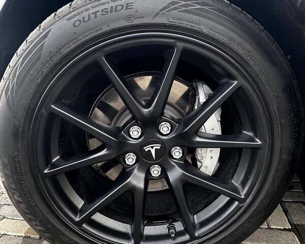 Белый Тесла Модель 3, объемом двигателя 0 л и пробегом 109 тыс. км за 20500 $, фото 10 на Automoto.ua