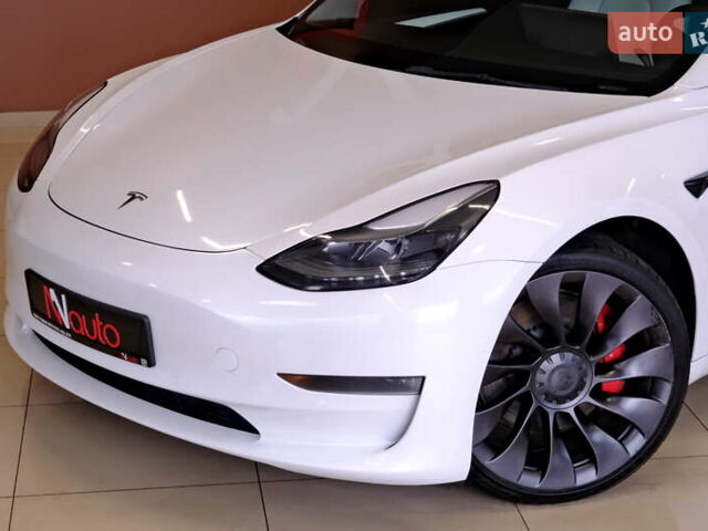 Білий Тесла Модель 3, об'ємом двигуна 0 л та пробігом 60 тис. км за 22900 $, фото 10 на Automoto.ua