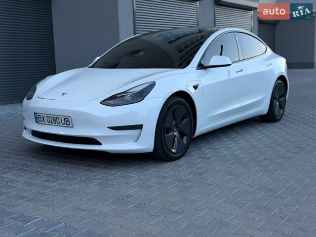 Белый Тесла Модель 3, объемом двигателя 0 л и пробегом 215 тыс. км за 19999 $, фото 20 на Automoto.ua