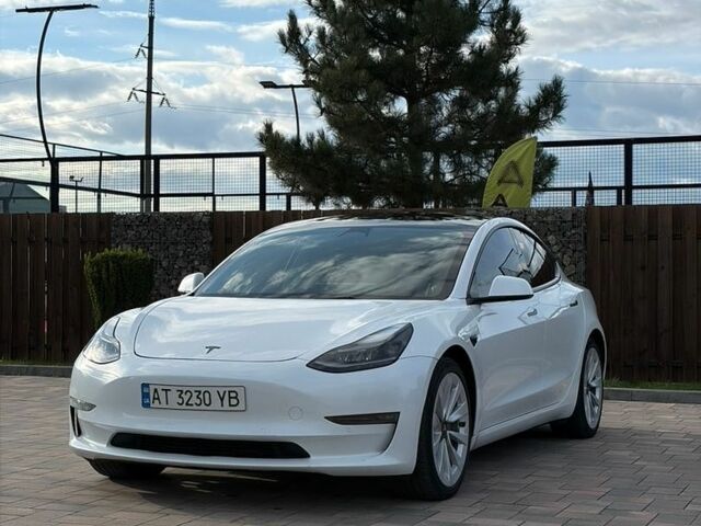 Белый Тесла Модель 3, объемом двигателя 0 л и пробегом 83 тыс. км за 20200 $, фото 2 на Automoto.ua