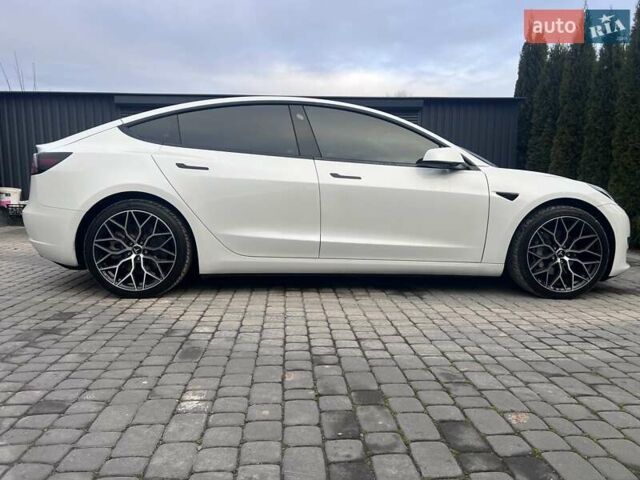 Белый Тесла Модель 3, объемом двигателя 0 л и пробегом 159 тыс. км за 19700 $, фото 3 на Automoto.ua