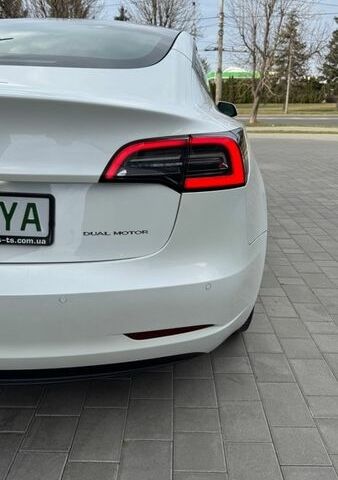 Белый Тесла Модель 3, объемом двигателя 0 л и пробегом 130 тыс. км за 18499 $, фото 19 на Automoto.ua