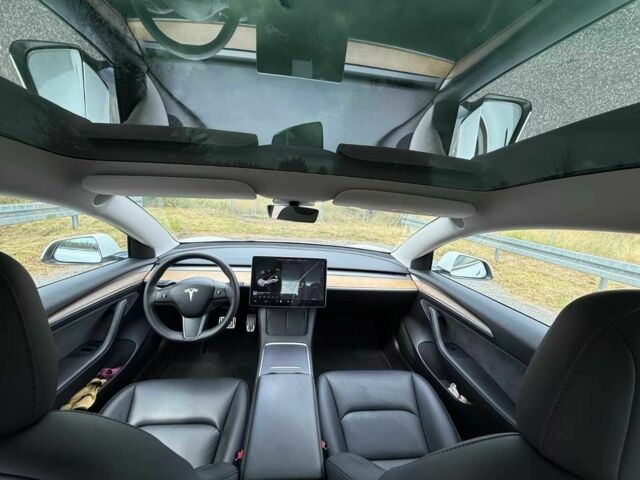 Белый Тесла Модель 3, объемом двигателя 0 л и пробегом 63 тыс. км за 12300 $, фото 6 на Automoto.ua
