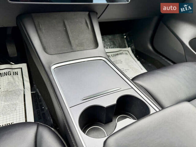 Белый Тесла Модель 3, объемом двигателя 0 л и пробегом 63 тыс. км за 6400 $, фото 14 на Automoto.ua