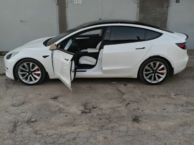 Белый Тесла Модель 3, объемом двигателя 0 л и пробегом 100 тыс. км за 24000 $, фото 9 на Automoto.ua