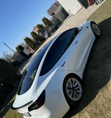 Білий Тесла Модель 3, об'ємом двигуна 0 л та пробігом 65 тис. км за 21000 $, фото 5 на Automoto.ua