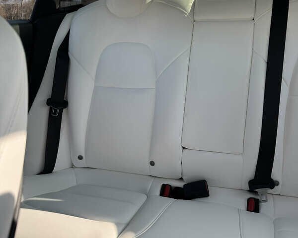 Білий Тесла Модель 3, об'ємом двигуна 0 л та пробігом 47 тис. км за 21500 $, фото 27 на Automoto.ua